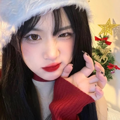 2025最流行的女生微信头像