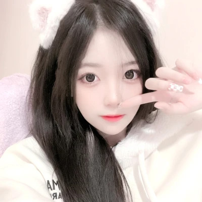 2025最流行的女生微信头像
