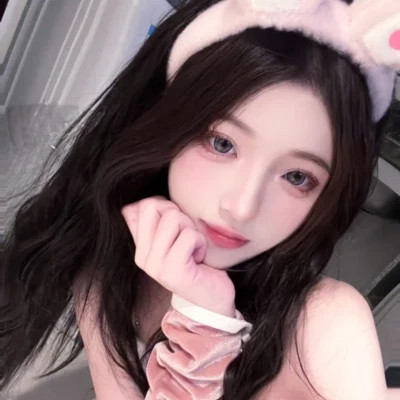 2025最流行的女生微信头像