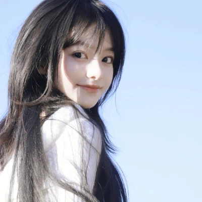 2025最流行的女生微信头像