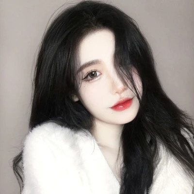 2025最流行的女生微信头像