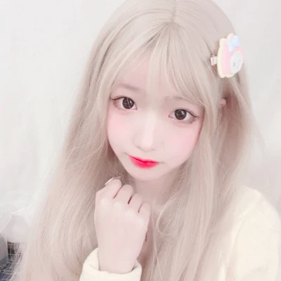 2025最流行的女生微信头像