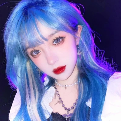 2025比较火的女生微信头像