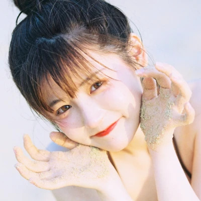2025比较火的女生微信头像