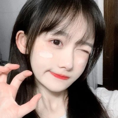 2025比较火的女生微信头像