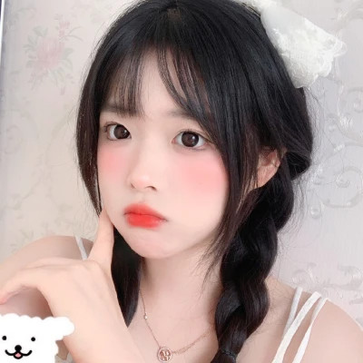 2025比较火的女生微信头像
