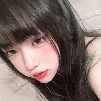 2025比较火的女生微信头像
