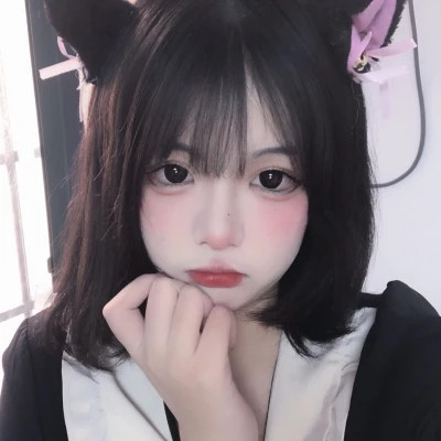 2025比较火的女生微信头像
