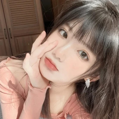 2025比较火的女生微信头像