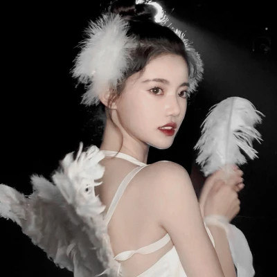 2025最潮最火女生高清头像