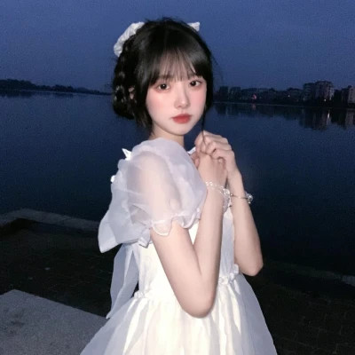 2025年最流行女生微信头像