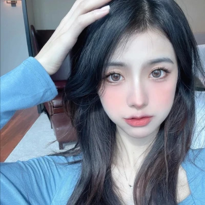 2025年最流行女生微信头像