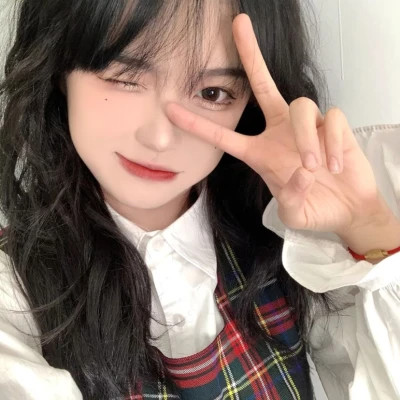 2025年最流行女生微信头像