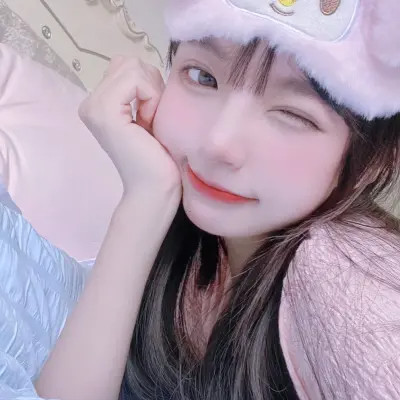 2025年最流行女生微信头像