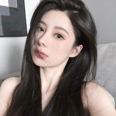 2025年最流行女生微信头像