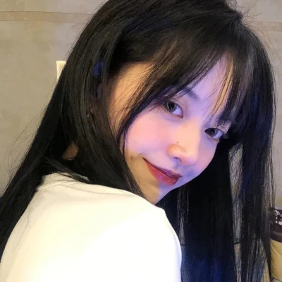 2025年最流行女生微信头像