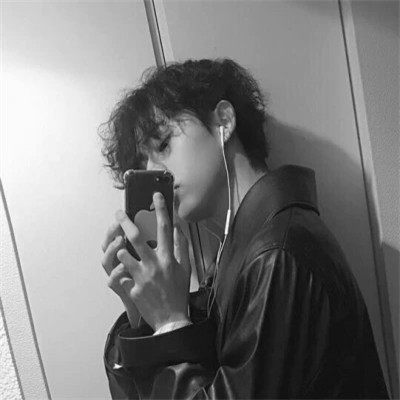 黑白帅气男生头像照片