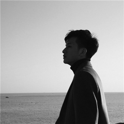男生黑白高级感头像