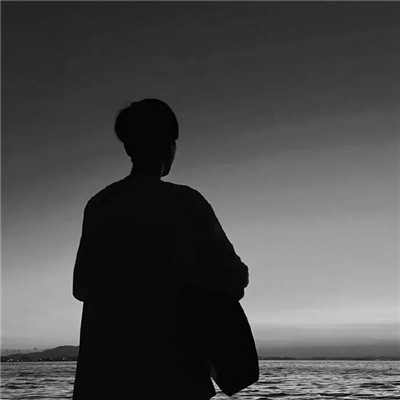 男生黑白高级感头像