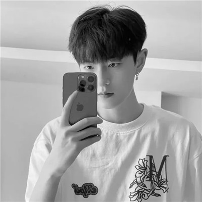 男生黑白高级感头像