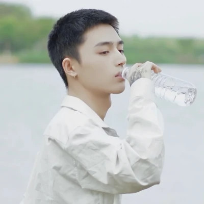 好看而罕见男生头像