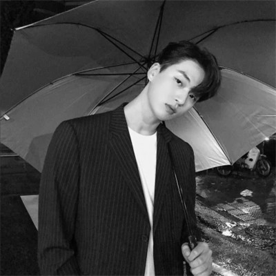 高级黑白男生头像