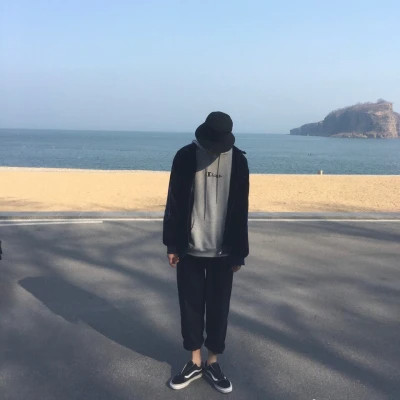2025年最火帅气男生QQ头像