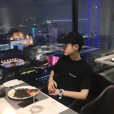 一男一女高清情侣头像图片2025最新款