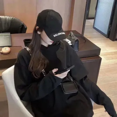 2025情侣头像单人一男一女