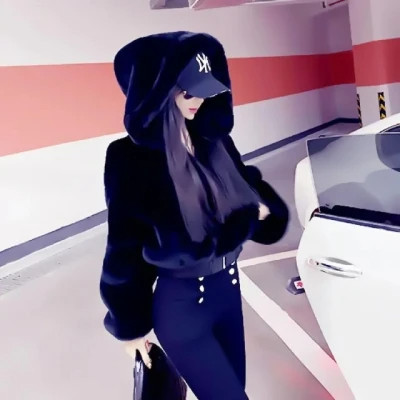 微信一男一女单人情侣头像