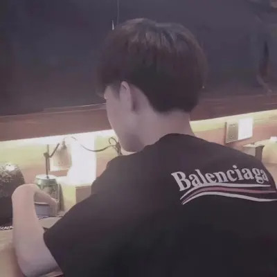 微信一男一女单人情侣头像
