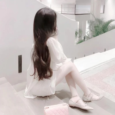 不露脸身材好的气质美女头像