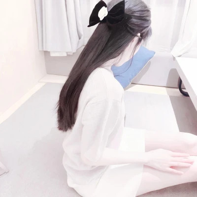 不露脸身材好的气质美女头像