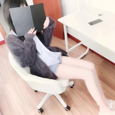 不露脸身材好的气质美女头像