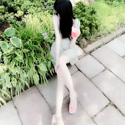 不露脸身材好的气质美女头像