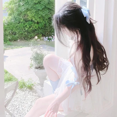 不露脸身材好的气质美女头像