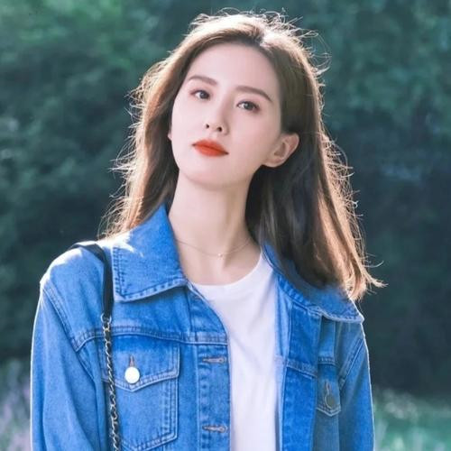 2025年最火爆的女生头像