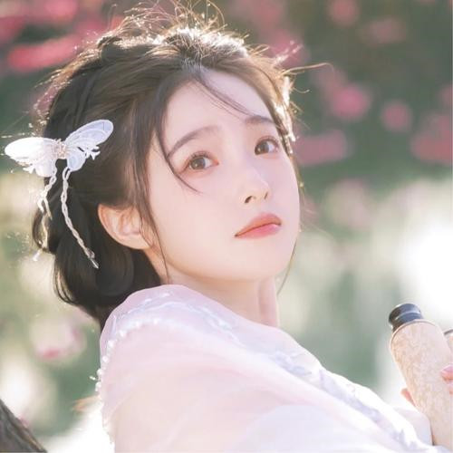 2025年最火爆的女生头像