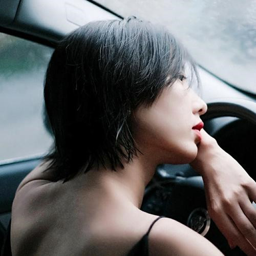 2025年最火爆的女生头像