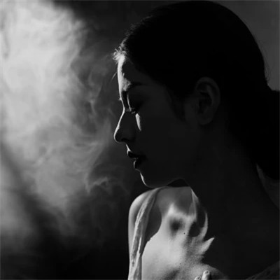 高冷成熟御姐黑白头像