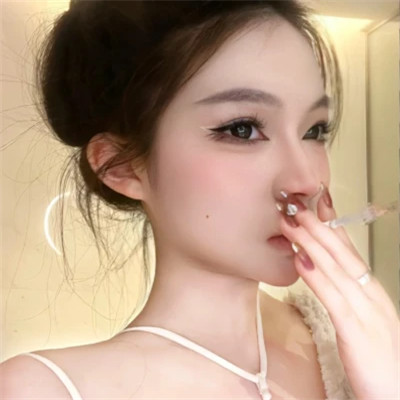 身材劲爆的女头像
