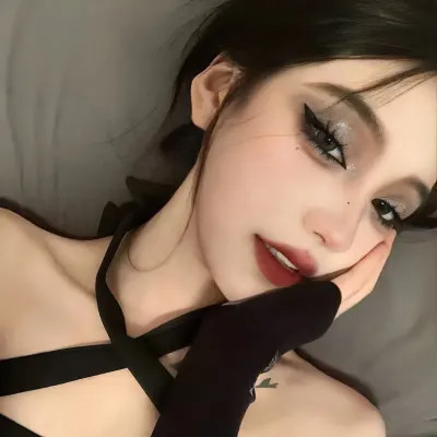 身材劲爆的女头像