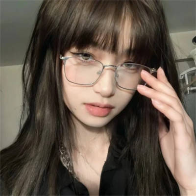 身材劲爆的女头像