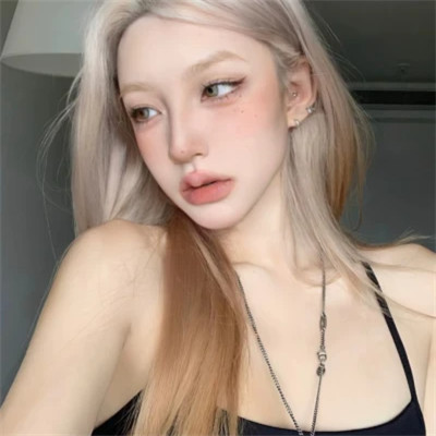 身材劲爆的女头像