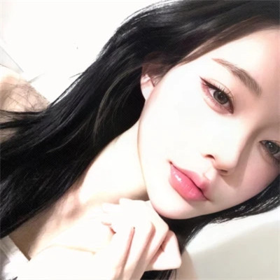 好看又成熟的头像女生