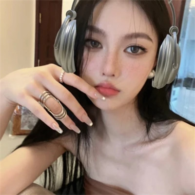 好看又成熟的头像女生