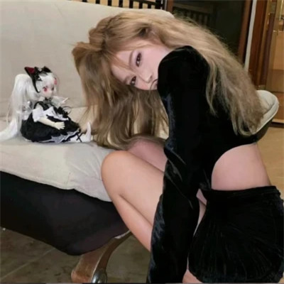 好看又成熟的头像女生