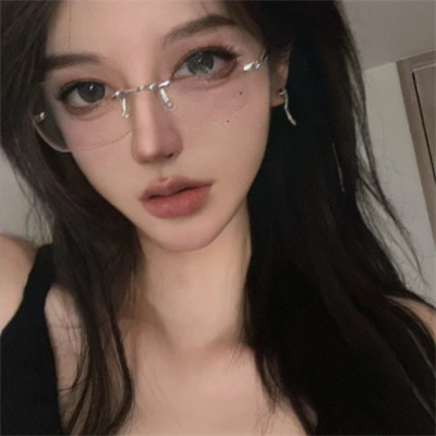 好看又成熟的头像女生