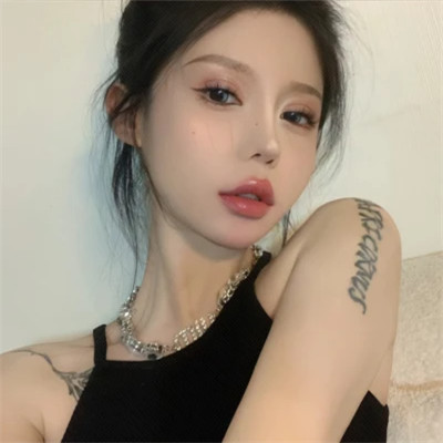 好看又成熟的头像女生