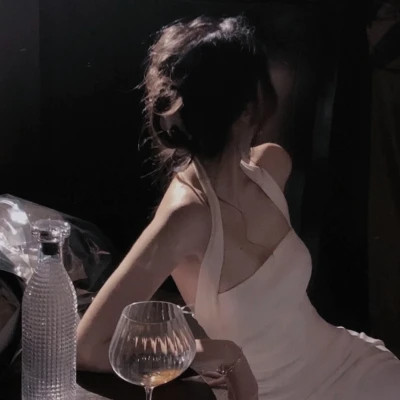 女头不露脸的头像